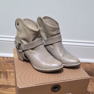 Bussola Womens Light Gray Ankle Boots